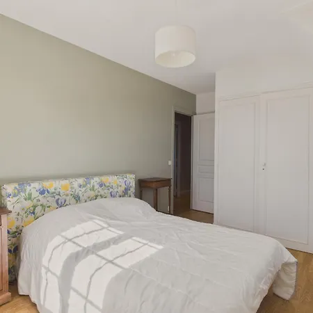 Semesterbostad 650m De La Mer-grande Maison Pour 10 Avec Piscine