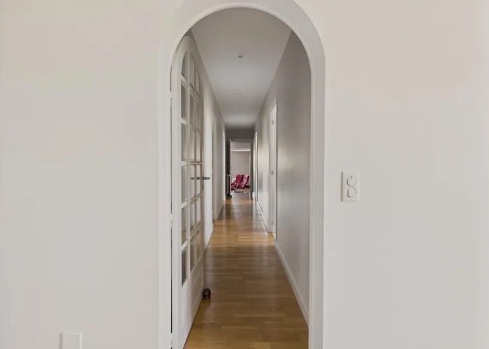 650m De La Mer-grande Maison Pour 10 Avec Piscine